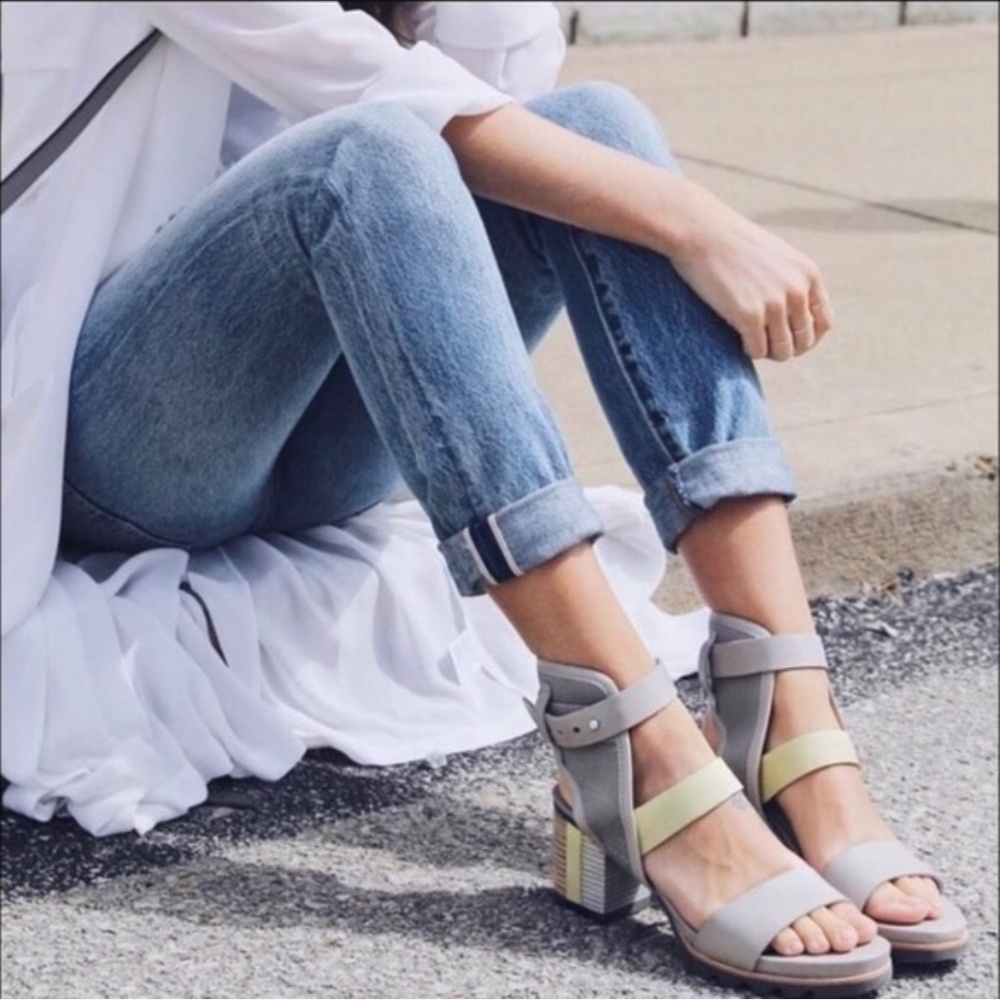 NWOT Sorel Addington Gray Platform Sandal w/ Adjustable Ankle Cuff Size 9
